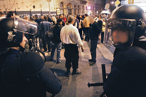 Előre nem bejelentettt demonstráció a Hollán Ernő utcai tüntetés után. Most már gyülekezhetnek