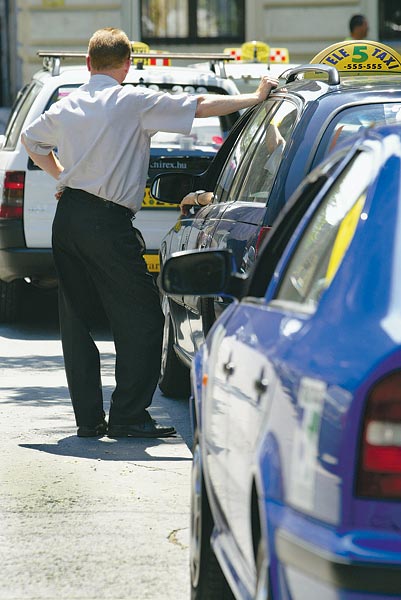 A jelenlegi tarifák mellett már akkor sem nagyon éri meg taxizni, ha van fuvar