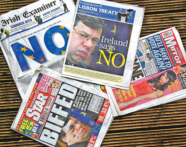 Az ír napilapok címoldalai a nem győzelmét hirdetik