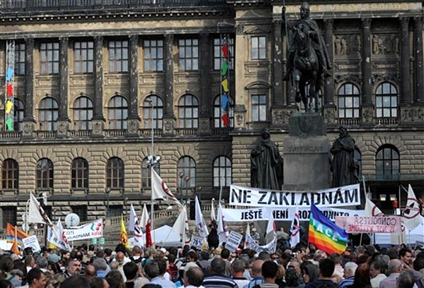 Radar-ellenes tüntetés a prágai Vencel téren