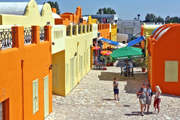 Profilt vált az egykori görög falu: a jövőben a fiatal turistákat várják