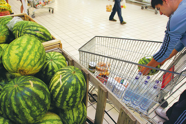 Korábbi felvétel egy másik Auchan áruházban. Van kereslet a dinnyére