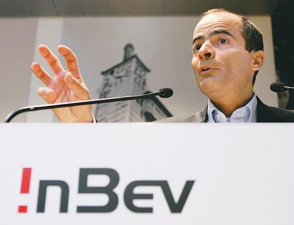 Carlos Brito, az InBev vezére a cég éves jelentésének bemutatóján