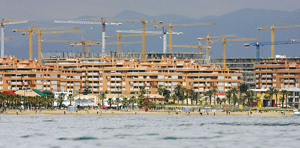 Épülő apartmanházak Valenciában - Most az építőiparban sincs szükség a külföldiekre