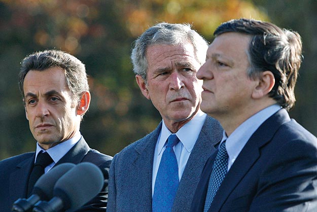 Nicolas Sarkozy, George W. Bush és José Manuel Barroso