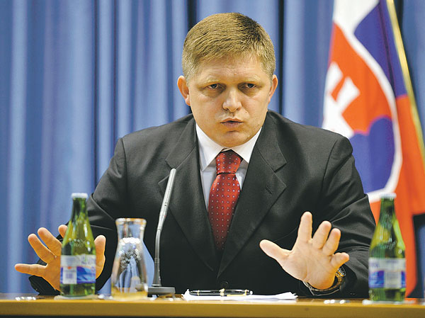 A szlovák kormányfő felülről néz le ránk