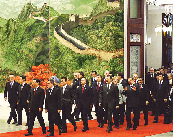 Negyvenhárom ázsiai és európai ország vezetői keresik a megoldást a válságra Pekingben