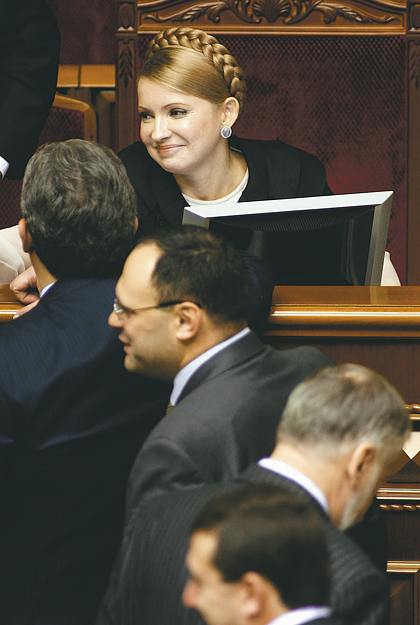 Az ukrán miniszterelnöknek az előre hozott választások kiírását is sikerült megakadályoznia