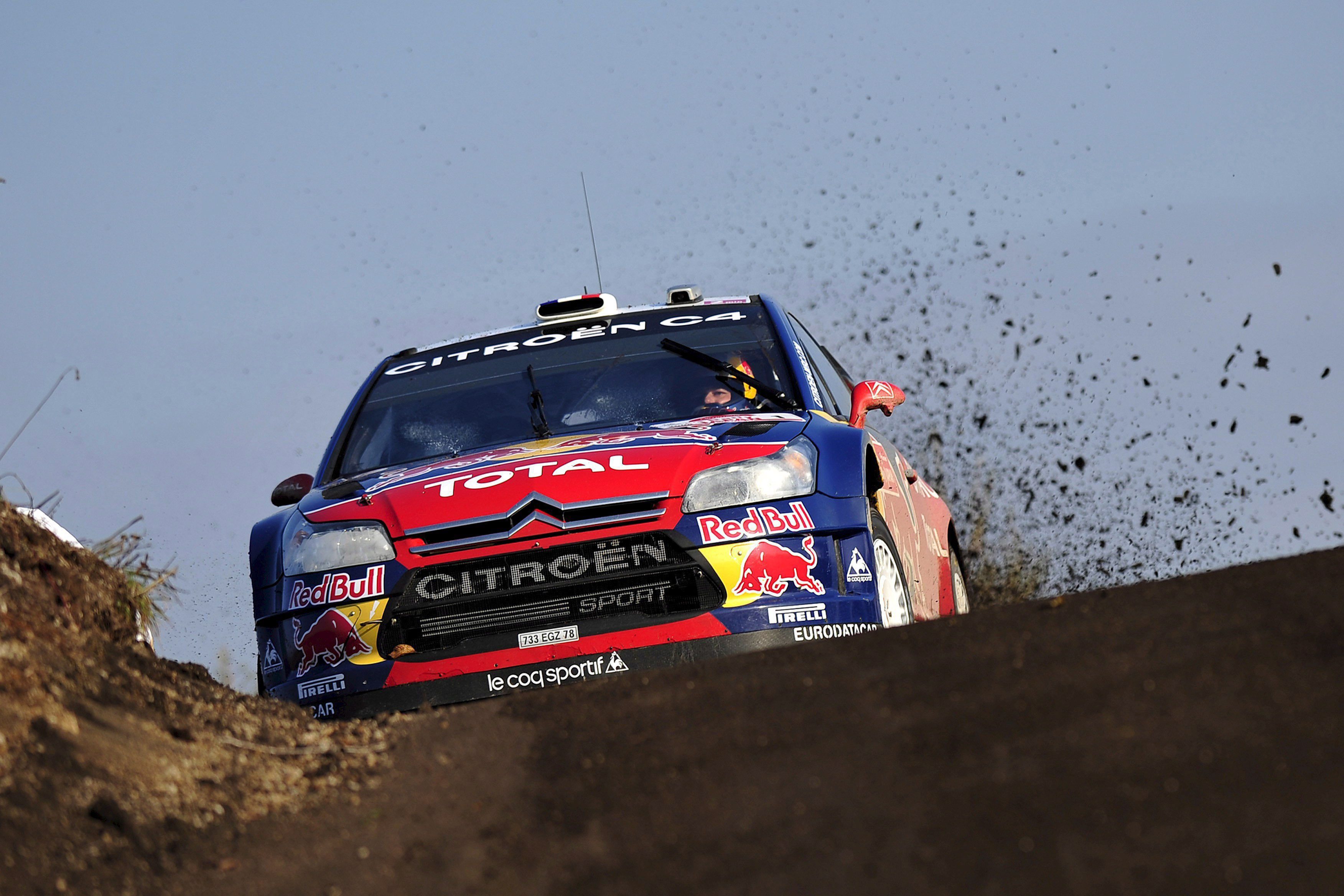 Tomakomai, 2008. november 1.
A négyszeres világbajnok, címvédő francia Sébastien LOEB monacói navigátora, Daniel ELENA társaságában vezeti Citroen C4 WRC-jét az autós rali-világbajnokság utolsó előtti, 14. futamán, a Japán-ralin Tomakomaiban 2008. n