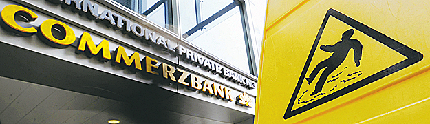 Csúszásveszély a Commerzbank központja előtt