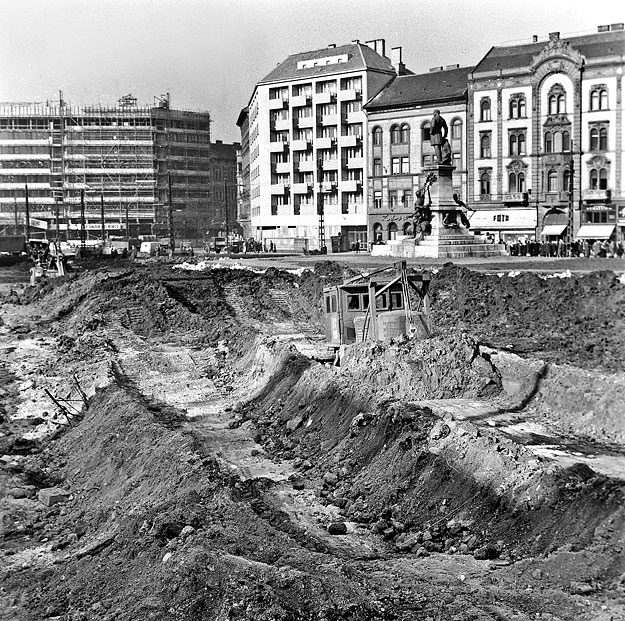 Baross tér, felvonulási terület