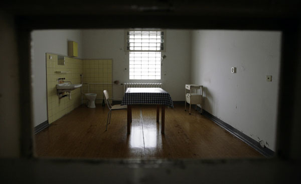 Gyengélkedő szoba a volt Stasi börtönében a berlini Hohenschoenhausen kerületben