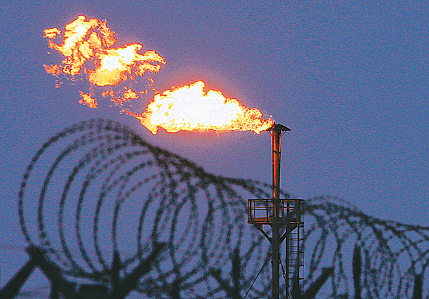 Juzsno Russzkoje olaj- és gáztelepen tör fel a gázláng. Kinek jó ez?
