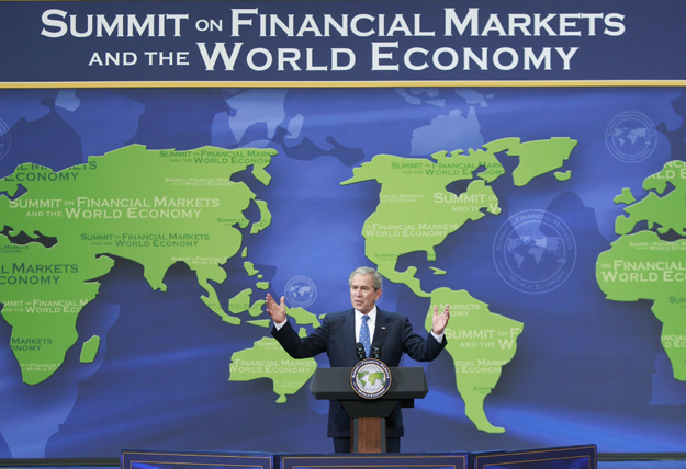 George W. Bush az USA elnöke Washingtonban, a G20 konferencián. Kínára várnak?