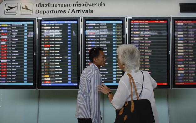 A bangkoki Suvarnabhumi reptér a blokád után újra fogadja az utasokat
 
