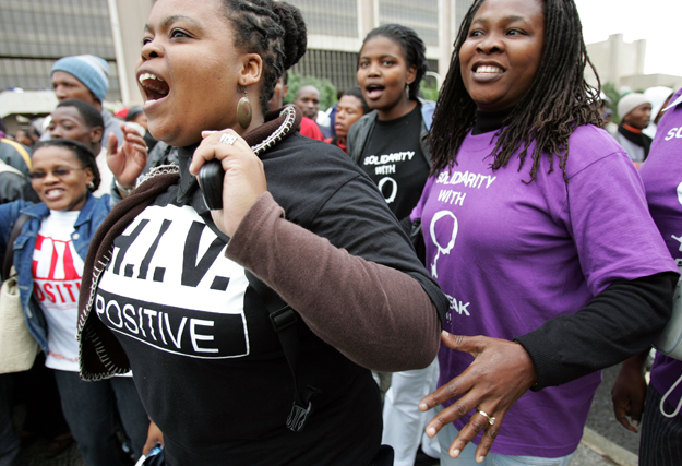 Harc az AIDS ellen - HIV-fertőzöttek demonstrációja a dél-afrikai Fokvárosban