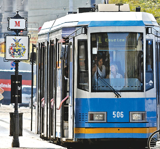 A cívisváros még modernebb villamosokat kap