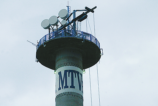 Antennatorony - Ha nem lesz pénz, közvetítőkocsikkal sugározhat az MTV