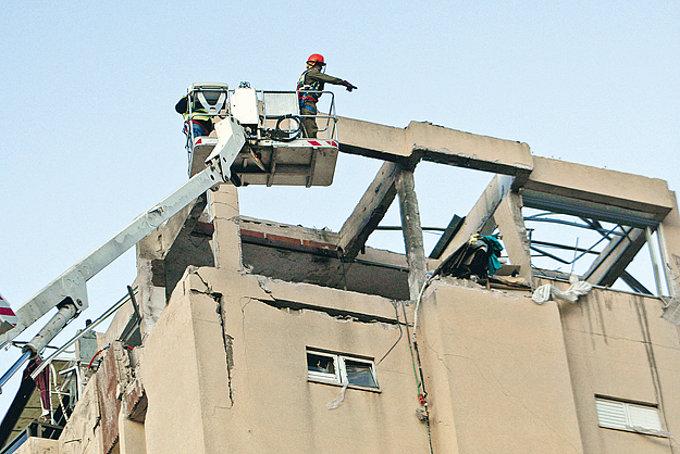 Hamasz-rakéta csapódott be egy lakóházba Ashdodban