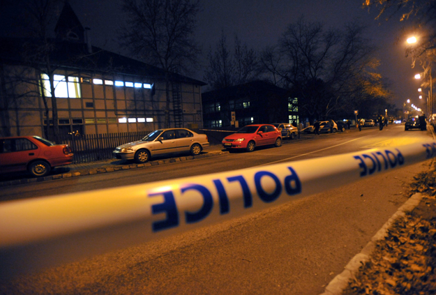 Rendőrségi zárlat az iskola körül a csepeli gyilkosság estéjén