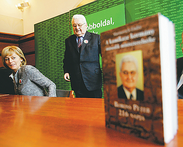 Dávid Ibolya és Boross Péter a volt miniszterelnökről szóló kötet bemutatóján