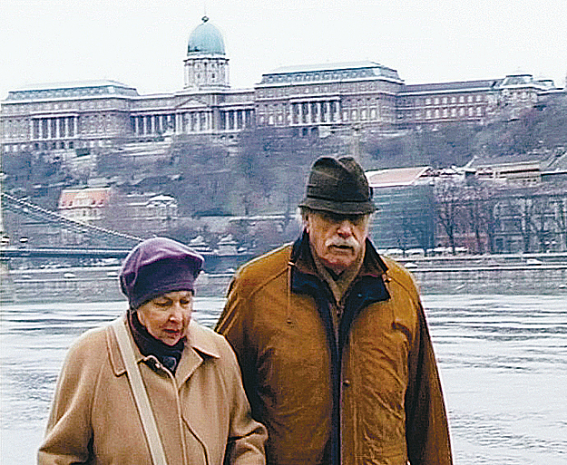 Zsuzsa néni és Pista bácsi a Múltba nézők című dokumentumfilmben