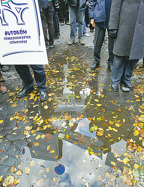 Nagy tömeget várnak a mai demonstrációra