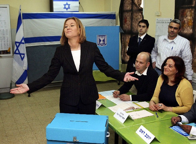 Cipi Livni Tel-Avivban adta le szavazatát