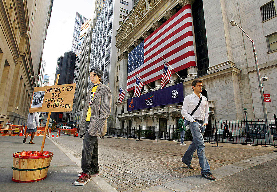 A nagy világválságot idéző demonstráció a New York-i tőzsde épülete előtt