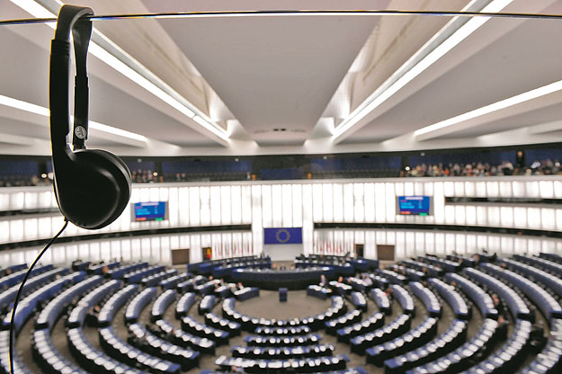 Az Európai Parlament ülésterme Strasbourgban. Nem tudnak mit kezdeni Budapest és Pozsony civakodásával