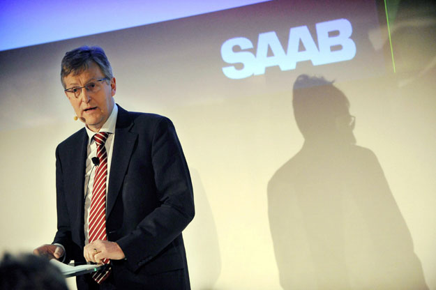 Jan Ake Jonsson, a Saab vezérigazgatója bejelenti: az autógyártó csődvédelemért folyamodott a bíróságon