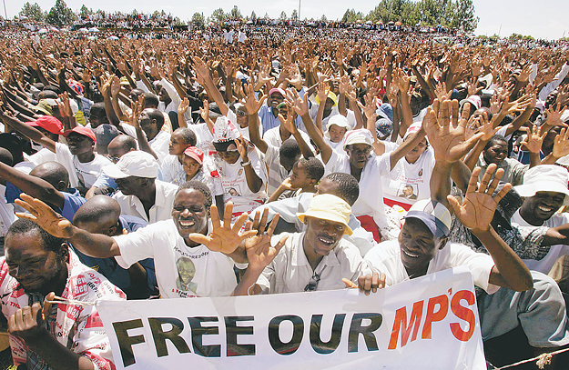 Tsvangirai kormányfő hívei egy Gweruban tartott vasárnapi nagygyűlésen