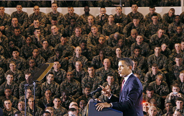 Barack Obama az észak-karolinai Camp Lejeune-ben 2009.február 27-én  