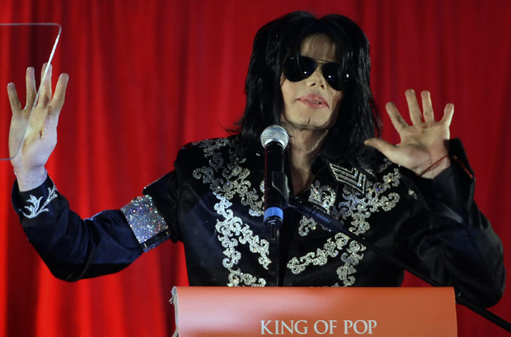 Mielőtt lemegy a függöny - Michael Jackson visszatérését jelenti be Londonban