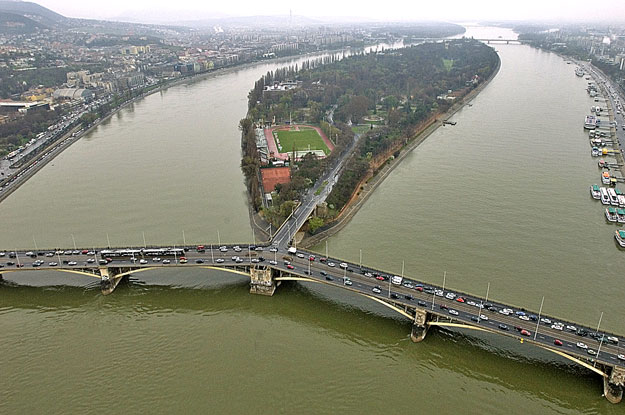 Félpontonhidas megoldást javasolnak a Margit-híd felújításának idejére