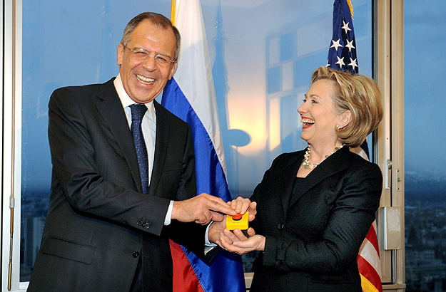 Szergej Lavrov orosz és Hillary Clinton amerikai külügyminiszer múlt heti találkozójukon. Együtt nyomnák a gombot?