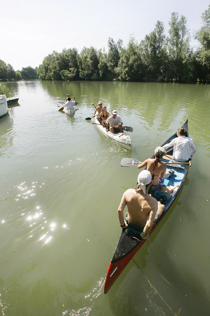 A Szigetköz vonzza az evezősöket, ám errefelé csak most kezdenek el foglalkozni a vízi turizmussal