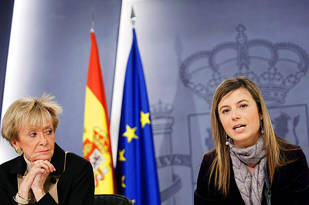Maria Teresa Fernandez de la Vega spanyol miniszterelnök-helyettes és Bibiana Aido esélyegyenlőségi miniszter. Magasra jutottak
