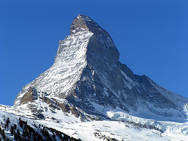 A vita tárgya: a Matterhorn kőpiramisa