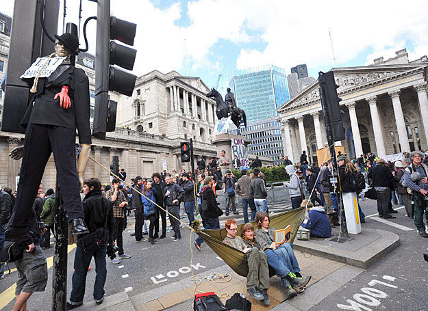 Új lehetőségek az utcán - tüntetés a londoni jegybank előtt a G20-as tanácskozás ellen