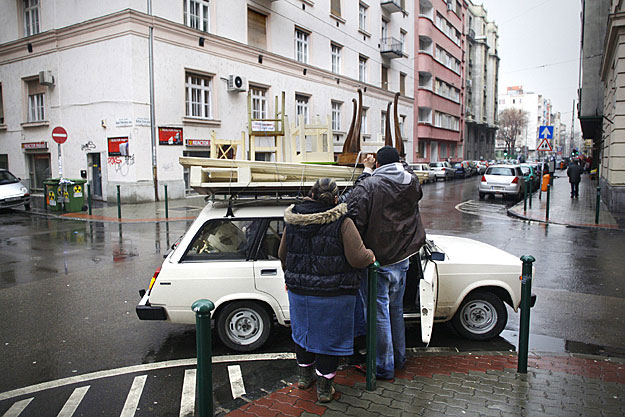 Ha a lomtalanító kisvállalkozó, újabb terhet kap a nyakába, de egy Lada ilyenkor aranyat ér