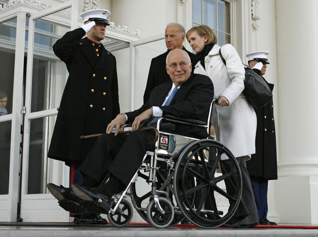 Dick Cheney útban Barack Obama beiktatási ceremóniájára 2009. január 20-án