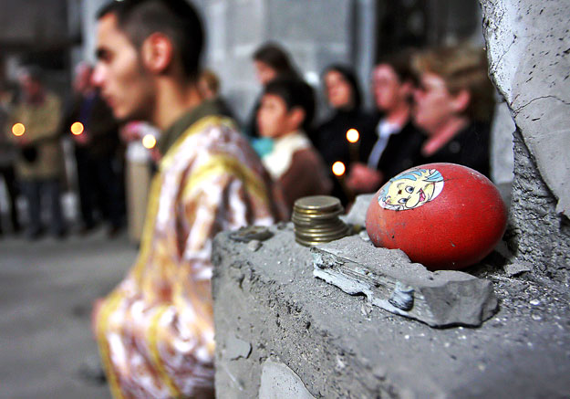 Ortodox húsvét a szerbek lakta koszovói Kosovska Mitrovicában