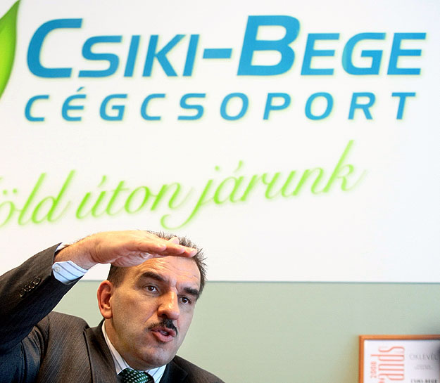 Csiki-Bege Lajos, a cégcsoport vezetője  a sajtótájékoztatón