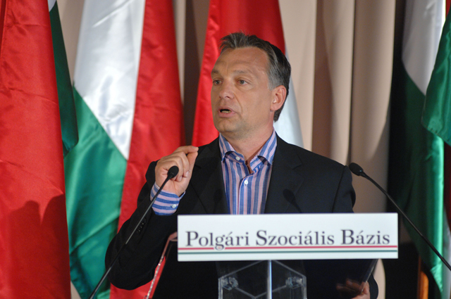 Orbán Viktor, a Fidesz elnöke beszédet mond a Polgári Szociális Bázis rendezvényén a Vasarely Múzeumban a fõváros III. kerületében.