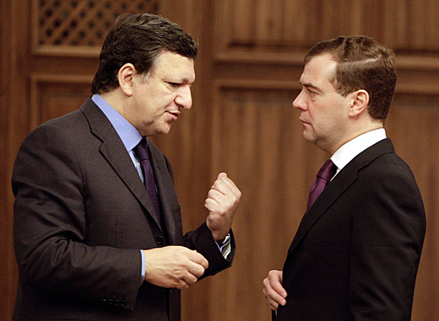 Jose Manuel Barroso és Dmitrij Medvegyev.Problémák felsorolása, megválaszolás nélkül.