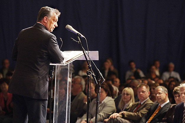 A pártelnök a fideszes vezetésű önkormányzati képviselők fórumán