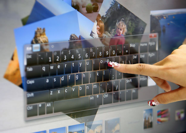A játékosok fiesztájával egy időben rendezik Tajvanon a Computex nevű szakmai kiállítást. A képen az érintőképernyőre optimalizált (Multi-touch enabled) Windows7 operációs rendszer demonstrációja