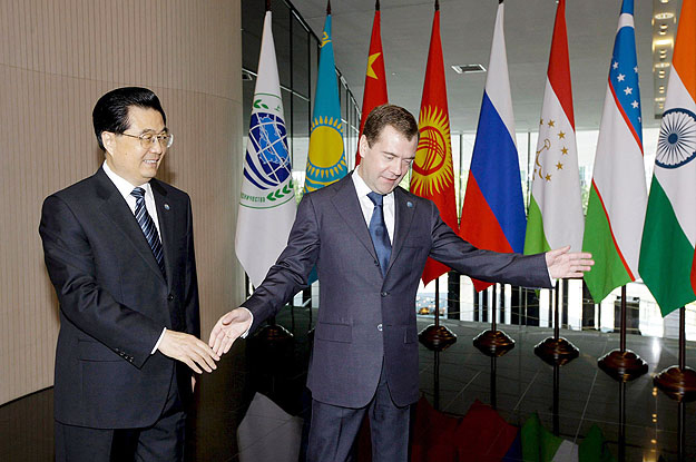 Medvegyev és Hu Jintao Jekatyerinburgban