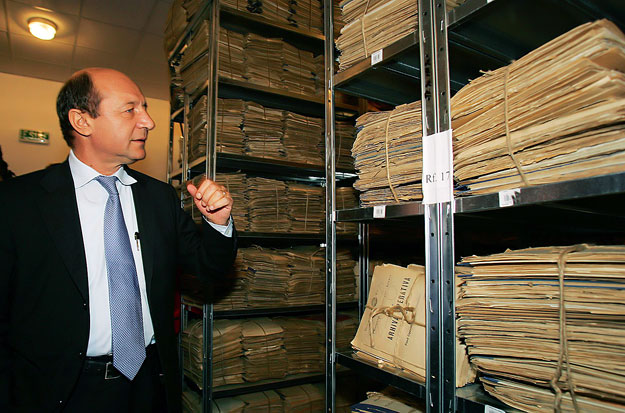 Traian Basescu a CNSAS archívumában